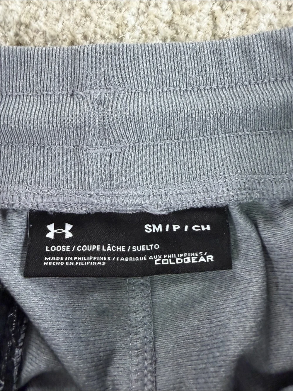 Under Armour Men's Heather Gray Cold weather jogger Zip Pockets